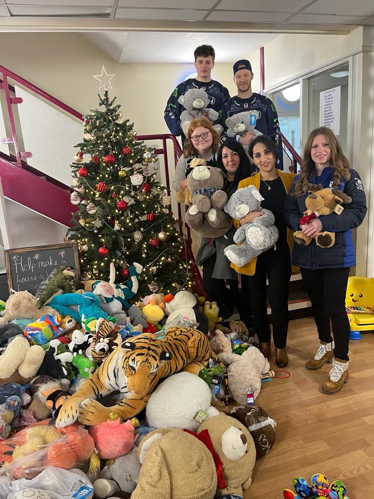 Bristol Pitbulls giving back